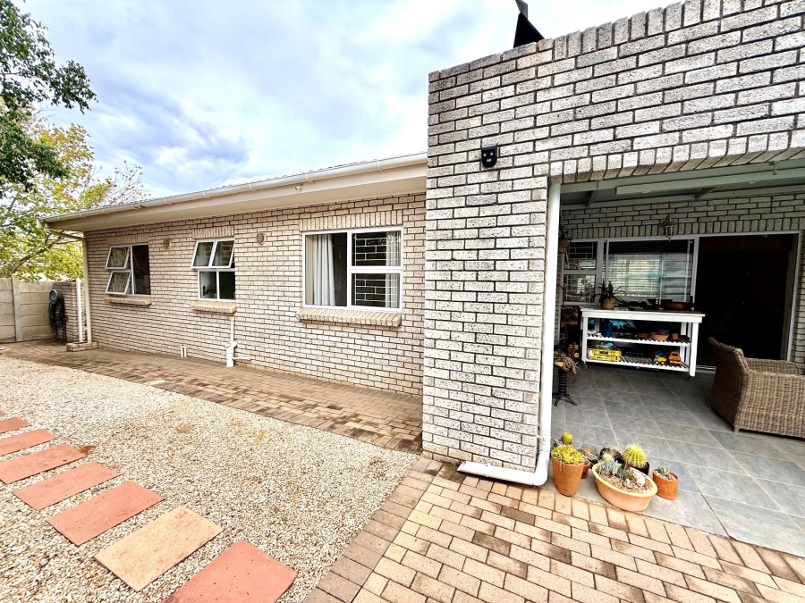 3 Bedroom Property for Sale in Tafelzicht Western Cape